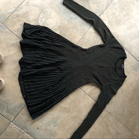 EXPRESS DRESS - Picture 1 of 5